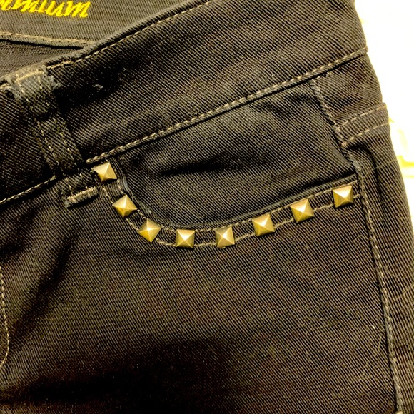 Black Cache Premium Jeans - Picture 6 of 8